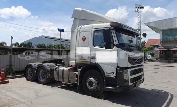 Buy Used Volvo F4 White Truck in Chonburi in Chonburi Buy Used Volvo F4 White Truck in Chonburi in Chonburi