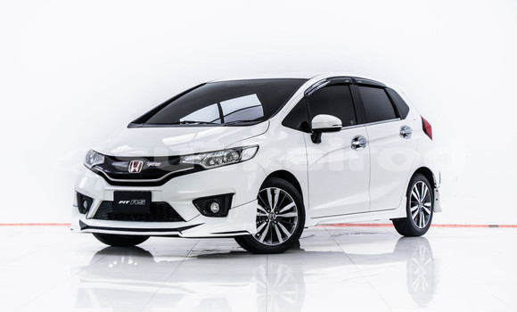 Buy Used Honda Jazz White Car in Bangkok in Bangkok Buy Used Honda Jazz White Car in Bangkok in Bangkok