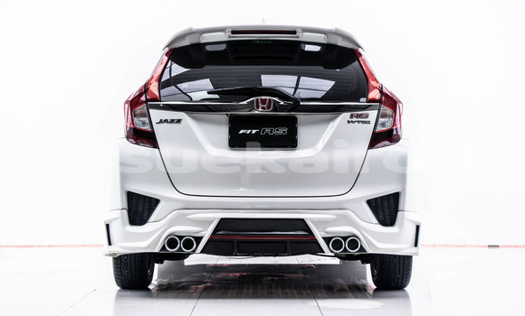 Buy Used Honda Jazz White Car in Bangkok in Bangkok Buy Used Honda Jazz White Car in Bangkok in Bangkok