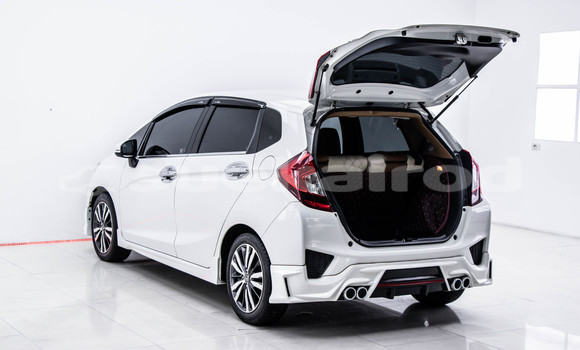 Buy Used Honda Jazz White Car in Bangkok in Bangkok Buy Used Honda Jazz White Car in Bangkok in Bangkok