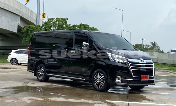 Buy Used Toyota Matrix Black Car in Bangkok in Bangkok Buy Used Toyota Matrix Black Car in Bangkok in Bangkok