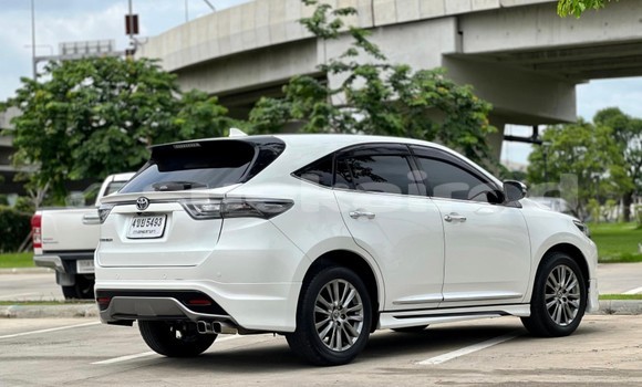 ซื้อ รถมือสอง Toyota Harrier ขาว รถยนต์ ใน %{เมือง} ใน กรุงเทพมหานคร ซื้อ รถมือสอง Toyota Harrier ขาว รถยนต์ ใน %{เมือง} ใน กรุงเทพมหานคร