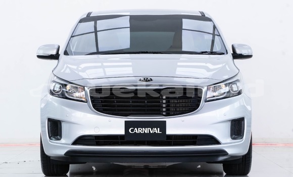 Buy Used Kia Carnival Silver Car in Bangkok in Bangkok
