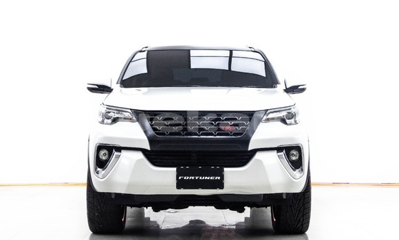 ซื้อ รถมือสอง Toyota Fortuner ขาว รถยนต์ ใน %{เมือง} ใน กรุงเทพมหานคร