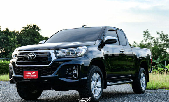 Buy Used Toyota Hiluxe Revo Black Car in Saraburi in Saraburi