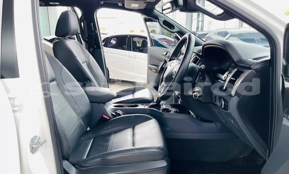 ซื้อ รถมือสอง Ford Everest ขาว รถยนต์ ใน %{เมือง} ใน กรุงเทพมหานคร