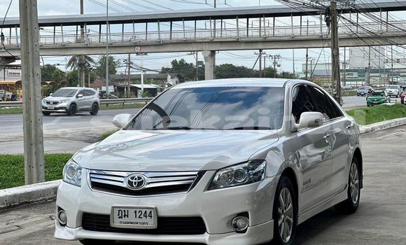 ซื้อ รถมือสอง Toyota Camry ขาว รถยนต์ ใน %{เมือง} ใน กรุงเทพมหานคร