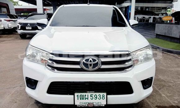Buy Used Toyota Hiluxe Revo White Car in Bangkok in Bangkok