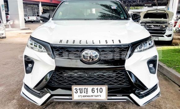 Buy Used Toyota Fortuner White Car in Bangkok in Bangkok