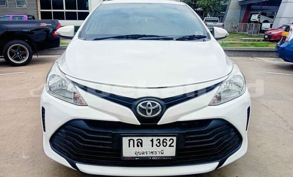 ซื้อ รถมือสอง Toyota Vios ขาว รถยนต์ ใน %{เมือง} ใน กรุงเทพมหานคร