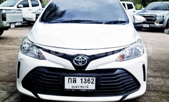 ซื้อ รถมือสอง Toyota Vios ขาว รถยนต์ ใน %{เมือง} ใน กรุงเทพมหานคร