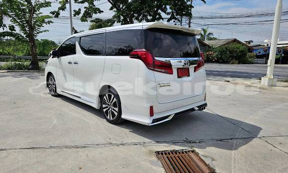 Buy Used Toyota Alphard White Car in Bangkok in Bangkok Buy Used Toyota Alphard White Car in Bangkok in Bangkok