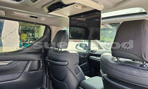 Buy Used Toyota Alphard White Car in Bangkok in Bangkok Buy Used Toyota Alphard White Car in Bangkok in Bangkok