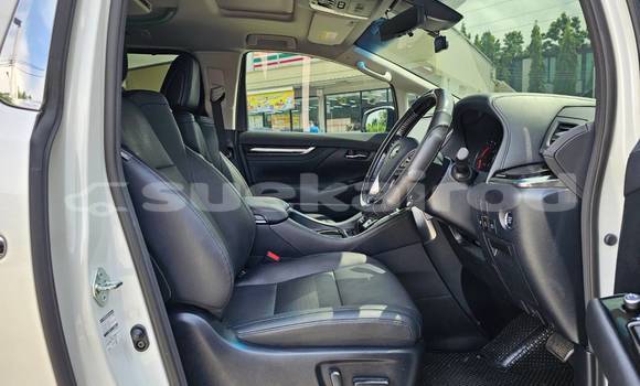 Buy Used Toyota Alphard White Car in Bangkok in Bangkok Buy Used Toyota Alphard White Car in Bangkok in Bangkok