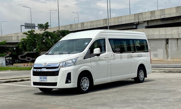 Buy Used Toyota Commuter White Car in Bangkok in Bangkok Buy Used Toyota Commuter White Car in Bangkok in Bangkok