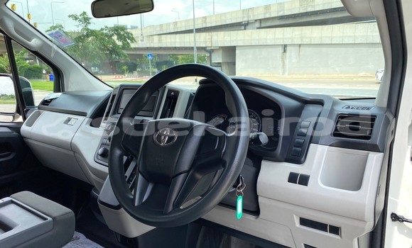 Buy Used Toyota Commuter White Car in Bangkok in Bangkok Buy Used Toyota Commuter White Car in Bangkok in Bangkok