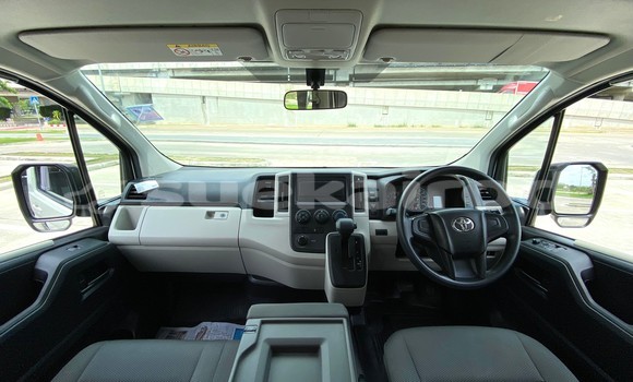 Buy Used Toyota Commuter White Car in Bangkok in Bangkok Buy Used Toyota Commuter White Car in Bangkok in Bangkok