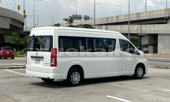 Buy Used Toyota Commuter White Car in Bangkok in Bangkok Buy Used Toyota Commuter White Car in Bangkok in Bangkok