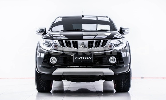 ซื้อ รถมือสอง Mitsubishi Triton สีดำ รถยนต์ ใน %{เมือง} ใน กรุงเทพมหานคร