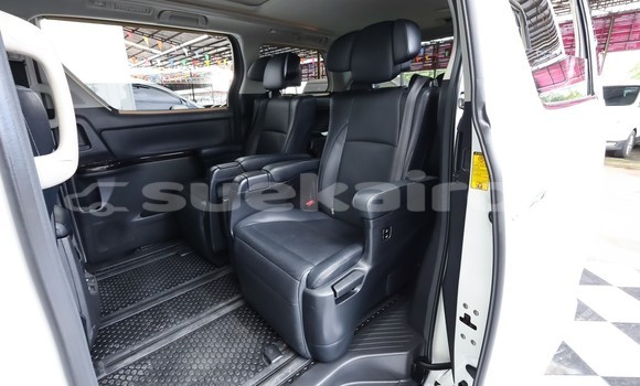 Buy Used Toyota Vellfire White Car in Bangkok in Bangkok Buy Used Toyota Vellfire White Car in Bangkok in Bangkok