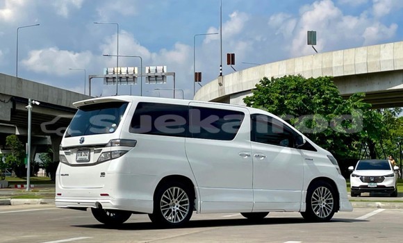 Buy Used Toyota Vellfire White Car in Bangkok in Bangkok Buy Used Toyota Vellfire White Car in Bangkok in Bangkok