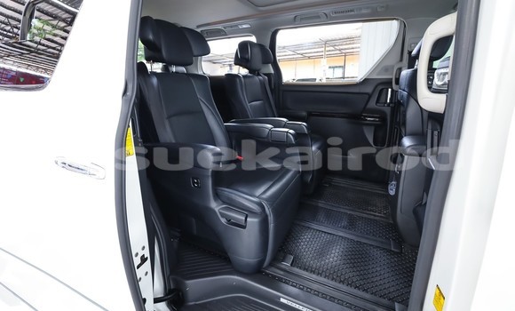 Buy Used Toyota Vellfire White Car in Bangkok in Bangkok Buy Used Toyota Vellfire White Car in Bangkok in Bangkok