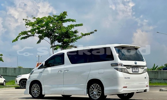 Buy Used Toyota Vellfire White Car in Bangkok in Bangkok Buy Used Toyota Vellfire White Car in Bangkok in Bangkok