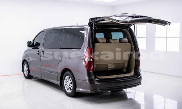 Buy Used Hyundai H1 Brown Car in Bangkok in Bangkok Buy Used Hyundai H1 Brown Car in Bangkok in Bangkok