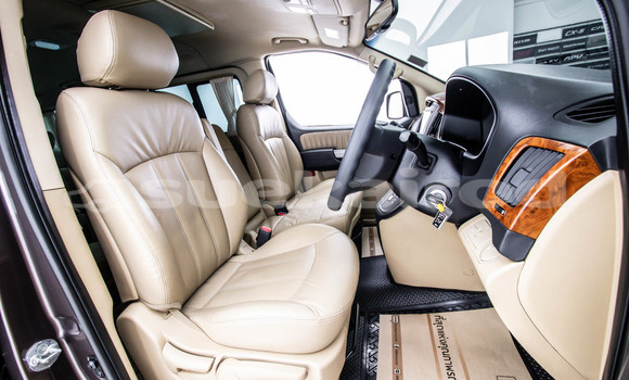 ซื้อ รถมือสอง Hyundai H1 สีน้ำตาล รถยนต์ ใน %{เมือง} ใน กรุงเทพมหานคร ซื้อ รถมือสอง Hyundai H1 สีน้ำตาล รถยนต์ ใน %{เมือง} ใน กรุงเทพมหานคร