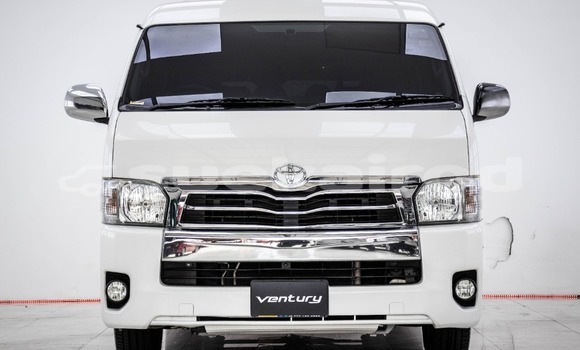 ซื้อ รถมือสอง Toyota Ventury ขาว รถยนต์ ใน %{เมือง} ใน กรุงเทพมหานคร