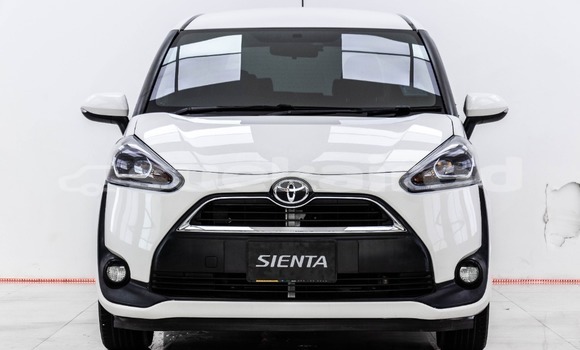 ซื้อ รถมือสอง Toyota Sienta ขาว รถยนต์ ใน %{เมือง} ใน กรุงเทพมหานคร
