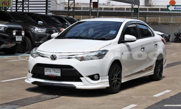 ซื้อ รถมือสอง Toyota Vios ขาว รถยนต์ ใน %{เมือง} ใน กรุงเทพมหานคร