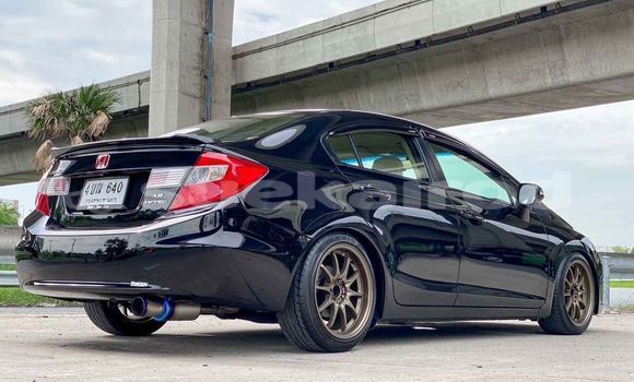 ซื้อ รถมือสอง Honda Civic สีดำ รถยนต์ ใน %{เมือง} ใน กรุงเทพมหานคร