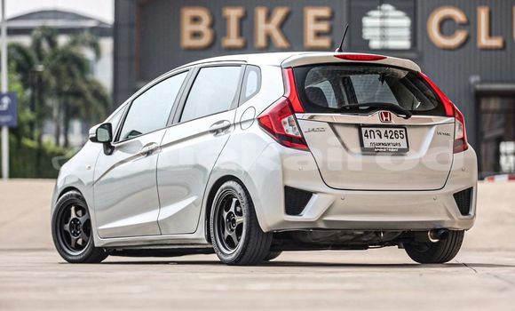 Buy Used Honda Jazz White Car in Bangkok in Bangkok Buy Used Honda Jazz White Car in Bangkok in Bangkok