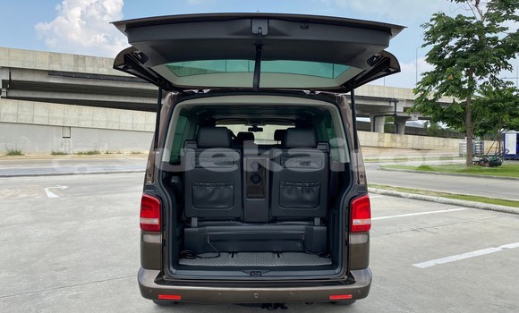 Buy Used Volkswagen Caravelle Brown Car in Bangkok in Bangkok Buy Used Volkswagen Caravelle Brown Car in Bangkok in Bangkok