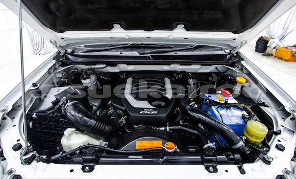 Buy Used Isuzu D-Max White Car in Bangkok in Bangkok Buy Used Isuzu D-Max White Car in Bangkok in Bangkok