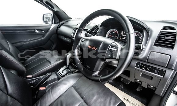 Buy Used Isuzu D-Max White Car in Bangkok in Bangkok Buy Used Isuzu D-Max White Car in Bangkok in Bangkok