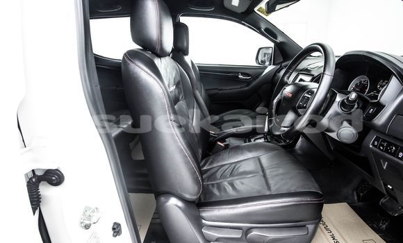 Buy Used Isuzu D-Max White Car in Bangkok in Bangkok Buy Used Isuzu D-Max White Car in Bangkok in Bangkok