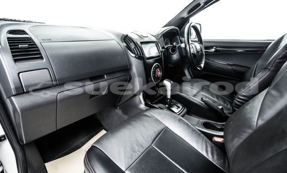 Buy Used Isuzu D-Max White Car in Bangkok in Bangkok Buy Used Isuzu D-Max White Car in Bangkok in Bangkok