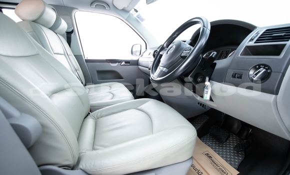 Buy Used Volkswagen Caravelle White Car in Bangkok in Bangkok Buy Used Volkswagen Caravelle White Car in Bangkok in Bangkok