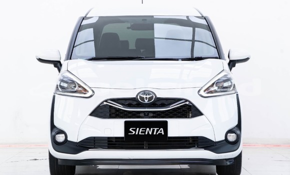 ซื้อ รถมือสอง Toyota Sienta ขาว รถยนต์ ใน %{เมือง} ใน กรุงเทพมหานคร