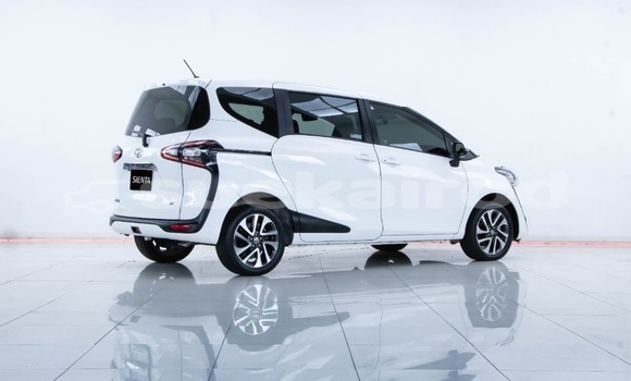 Buy Used Toyota Sienta White Car in Bangkok in Bangkok Buy Used Toyota Sienta White Car in Bangkok in Bangkok