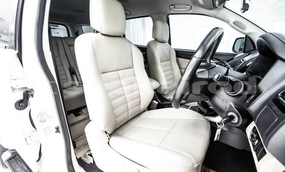 Buy Used Isuzu MU-X White Car in Bangkok in Bangkok Buy Used Isuzu MU-X White Car in Bangkok in Bangkok