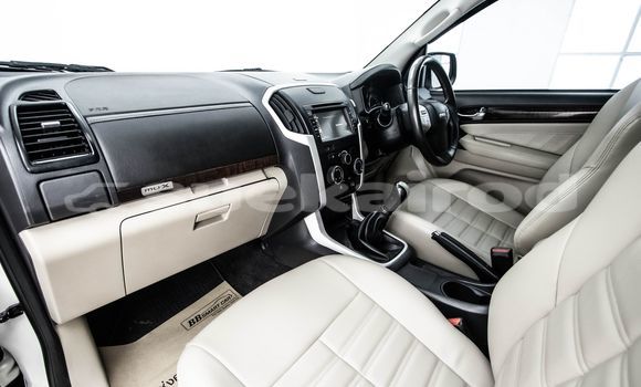 Buy Used Isuzu MU-X White Car in Bangkok in Bangkok Buy Used Isuzu MU-X White Car in Bangkok in Bangkok