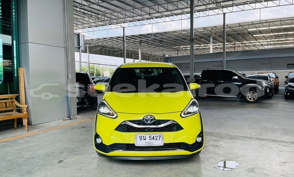 ซื้อ รถมือสอง Toyota Sienta เขียว รถยนต์ ใน %{เมือง} ใน กรุงเทพมหานคร