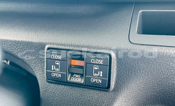 Buy Used Toyota Sienta Green Car in Bangkok in Bangkok Buy Used Toyota Sienta Green Car in Bangkok in Bangkok