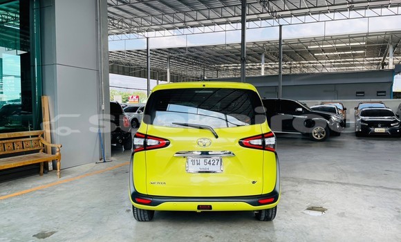 Buy Used Toyota Sienta Green Car in Bangkok in Bangkok Buy Used Toyota Sienta Green Car in Bangkok in Bangkok