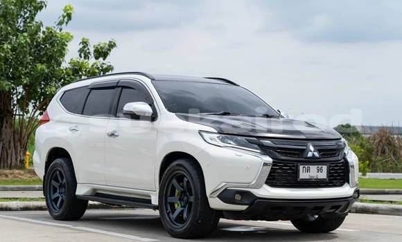 ซื้อ รถมือสอง Mitsubishi Pajero Sport ขาว รถยนต์ ใน %{เมือง} ใน กรุงเทพมหานคร ซื้อ รถมือสอง Mitsubishi Pajero Sport ขาว รถยนต์ ใน %{เมือง} ใน กรุงเทพมหานคร