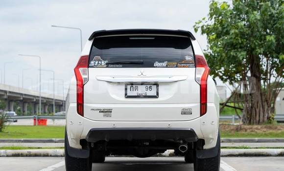 ซื้อ รถมือสอง Mitsubishi Pajero Sport ขาว รถยนต์ ใน %{เมือง} ใน กรุงเทพมหานคร ซื้อ รถมือสอง Mitsubishi Pajero Sport ขาว รถยนต์ ใน %{เมือง} ใน กรุงเทพมหานคร