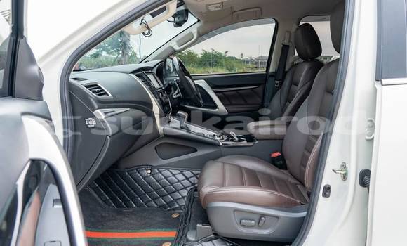 ซื้อ รถมือสอง Mitsubishi Pajero Sport ขาว รถยนต์ ใน %{เมือง} ใน กรุงเทพมหานคร ซื้อ รถมือสอง Mitsubishi Pajero Sport ขาว รถยนต์ ใน %{เมือง} ใน กรุงเทพมหานคร